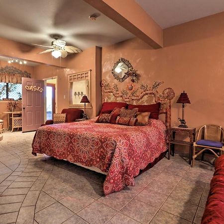 Exotic Home With Patio And Grill Walk To Canyon Lake! Exterior photo