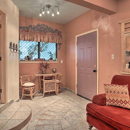 Exotic Home With Patio And Grill Walk To Canyon Lake! Exterior photo