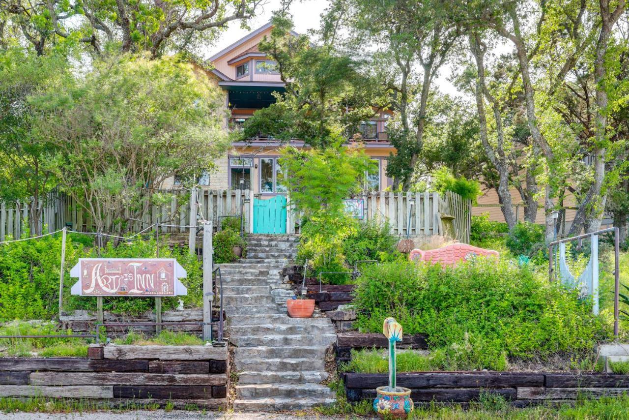 Exotic Home With Patio And Grill Walk To Canyon Lake! Exterior photo