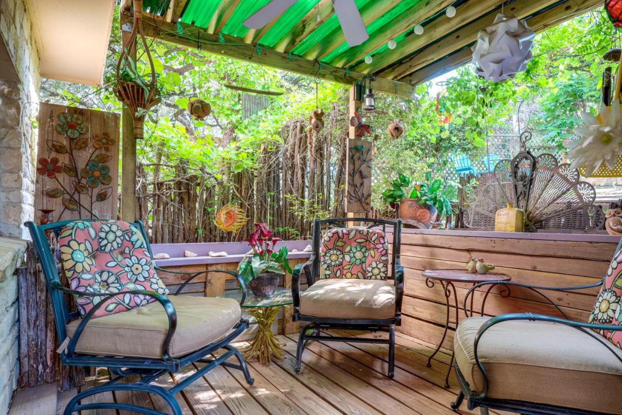Exotic Home With Patio And Grill Walk To Canyon Lake! Exterior photo