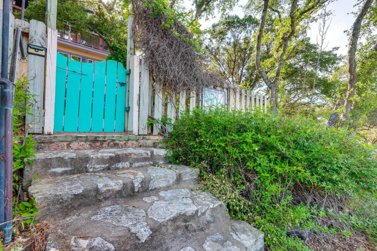 Exotic Home With Patio And Grill Walk To Canyon Lake! Exterior photo