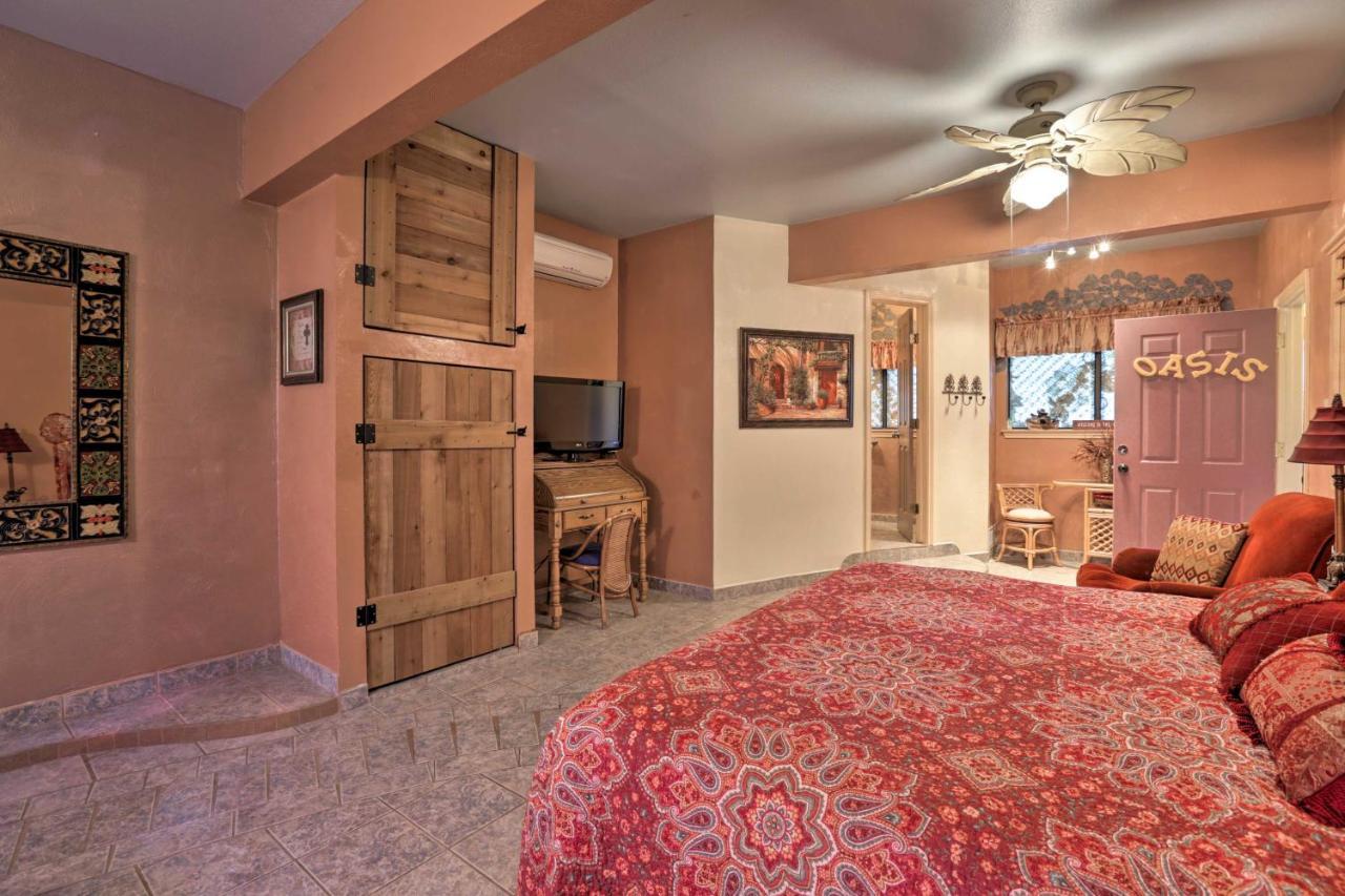 Exotic Home With Patio And Grill Walk To Canyon Lake! Exterior photo