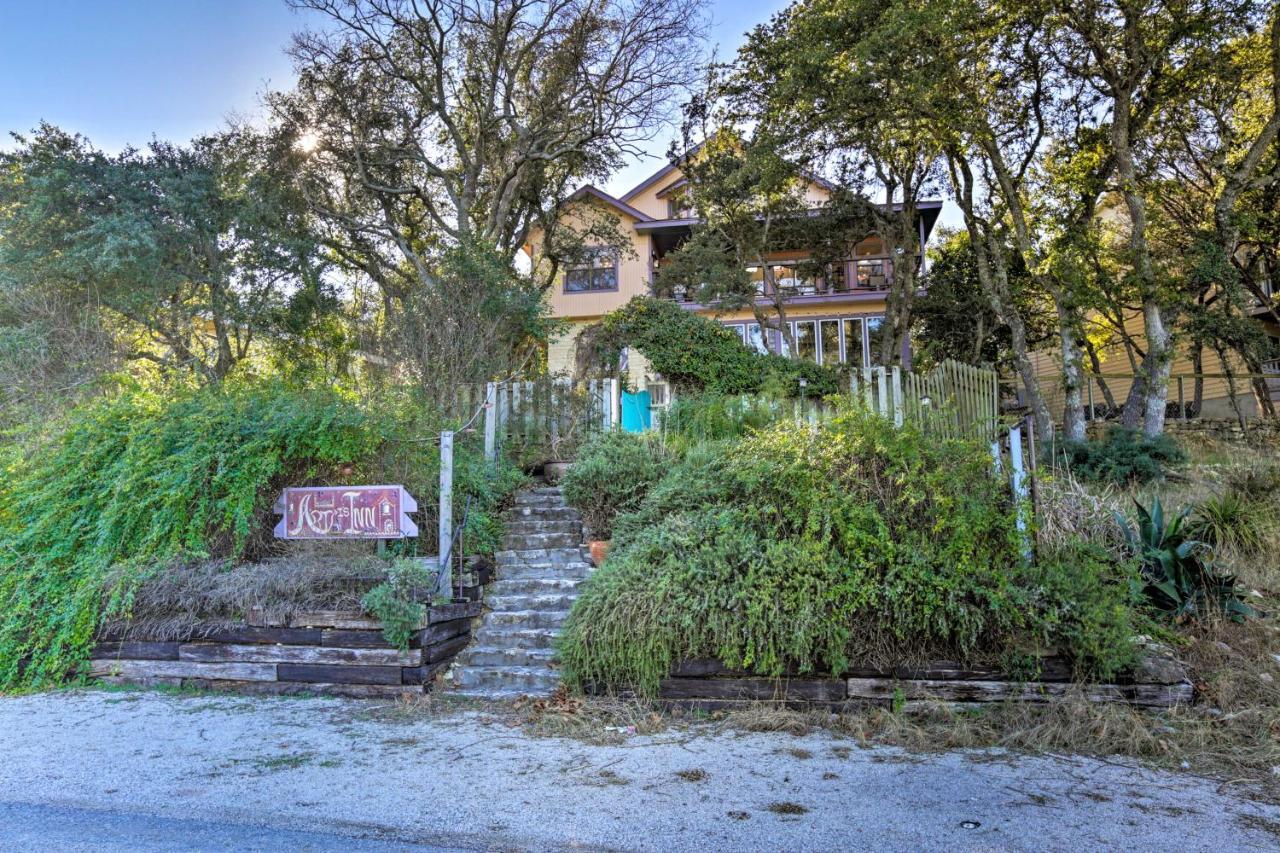 Exotic Home With Patio And Grill Walk To Canyon Lake! Exterior photo